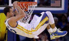 开云官网-雷恩单节风暴撕裂那不勒斯防线，范戴克关键回合展现铁血本色