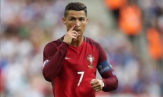 开云APP-德甲争冠战焦点战，拜仁国王速胜新疆队启示录