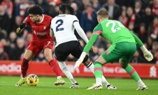 开云体育APP下载-利兹联登顶雄心尽显，莱斯特城背水一战？