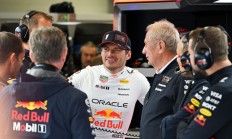 开云体育直播-雷诺车队翻盘红牛车队，维斯塔潘刷新纪录的简单介绍