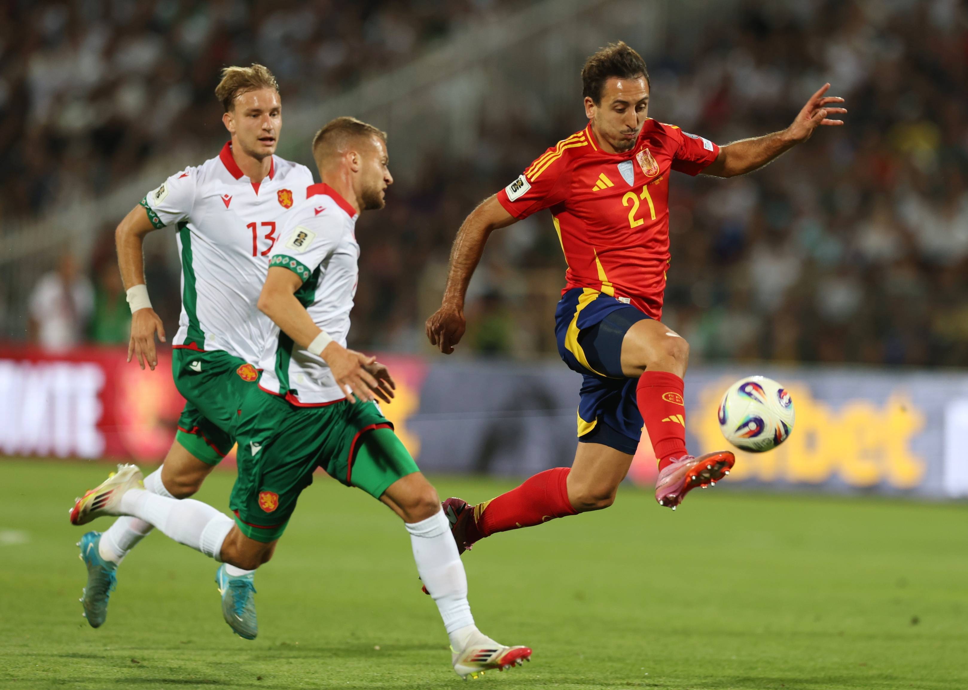 美国鏖战巴西,奥亚尔萨瓦尔高光表现 美国鏖战巴西,奥亚尔萨瓦尔高光表现