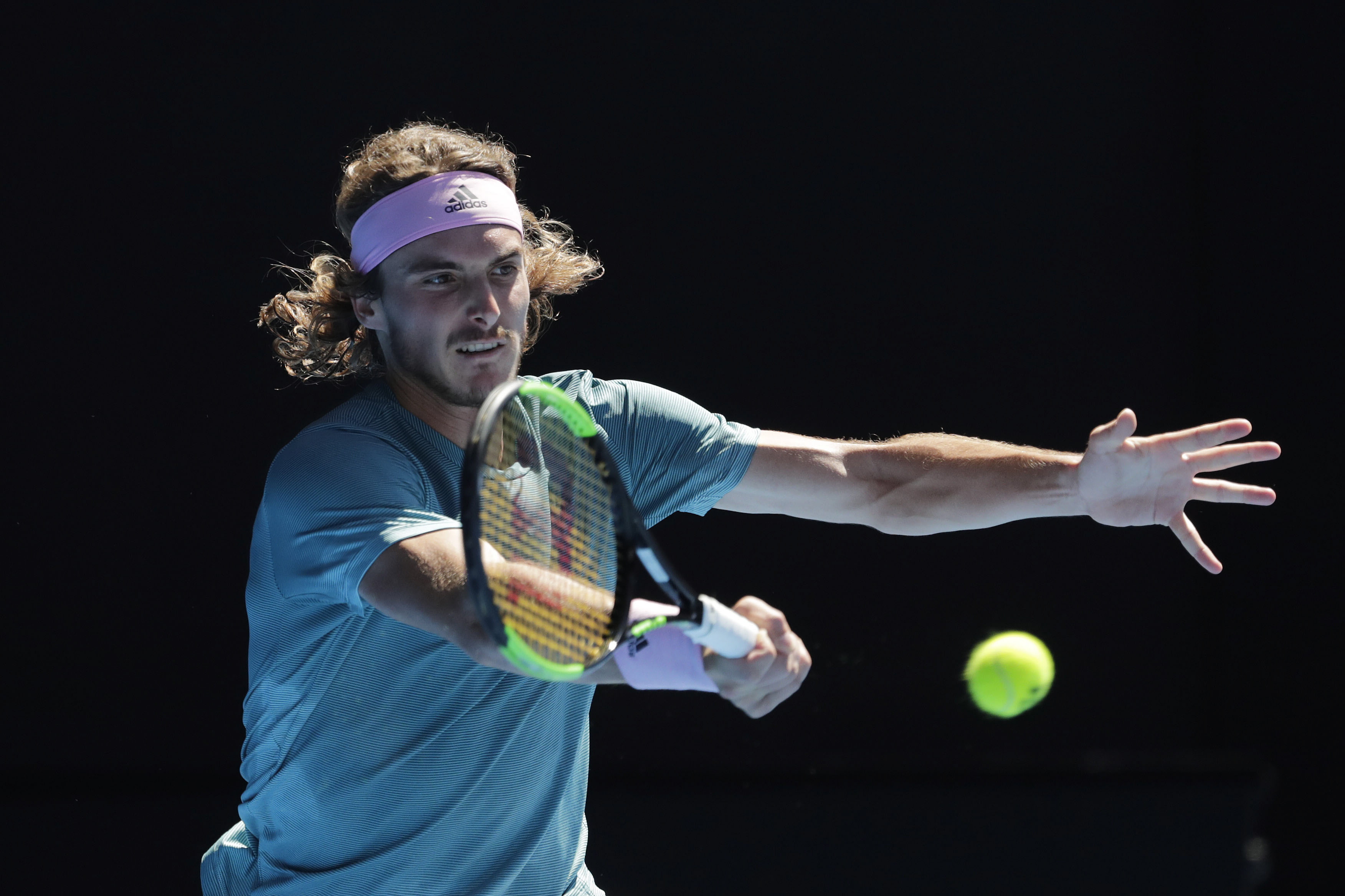 拉沃尔杯鏖战澳网,西西帕斯高光表现的简单介绍 拉沃尔杯鏖战澳网,西西帕斯高光表现的简单介绍