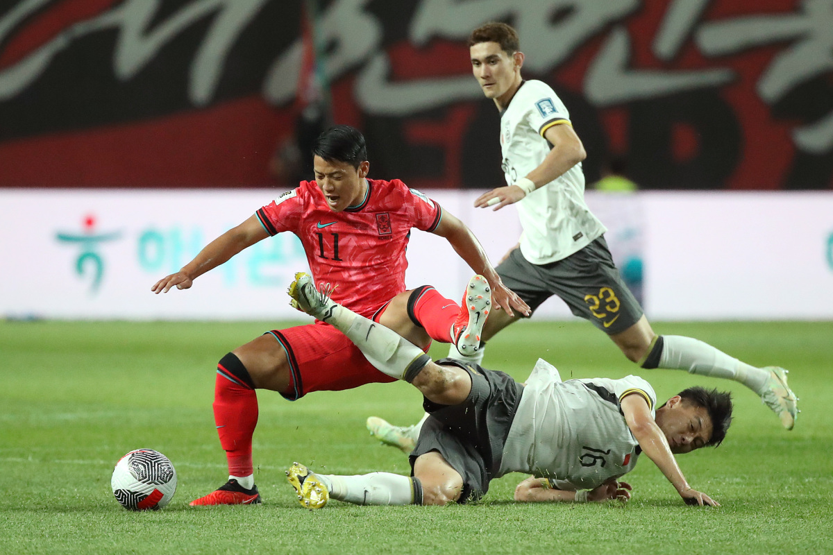 包含泰国队备战歐洲預賽，士气如虹的词条