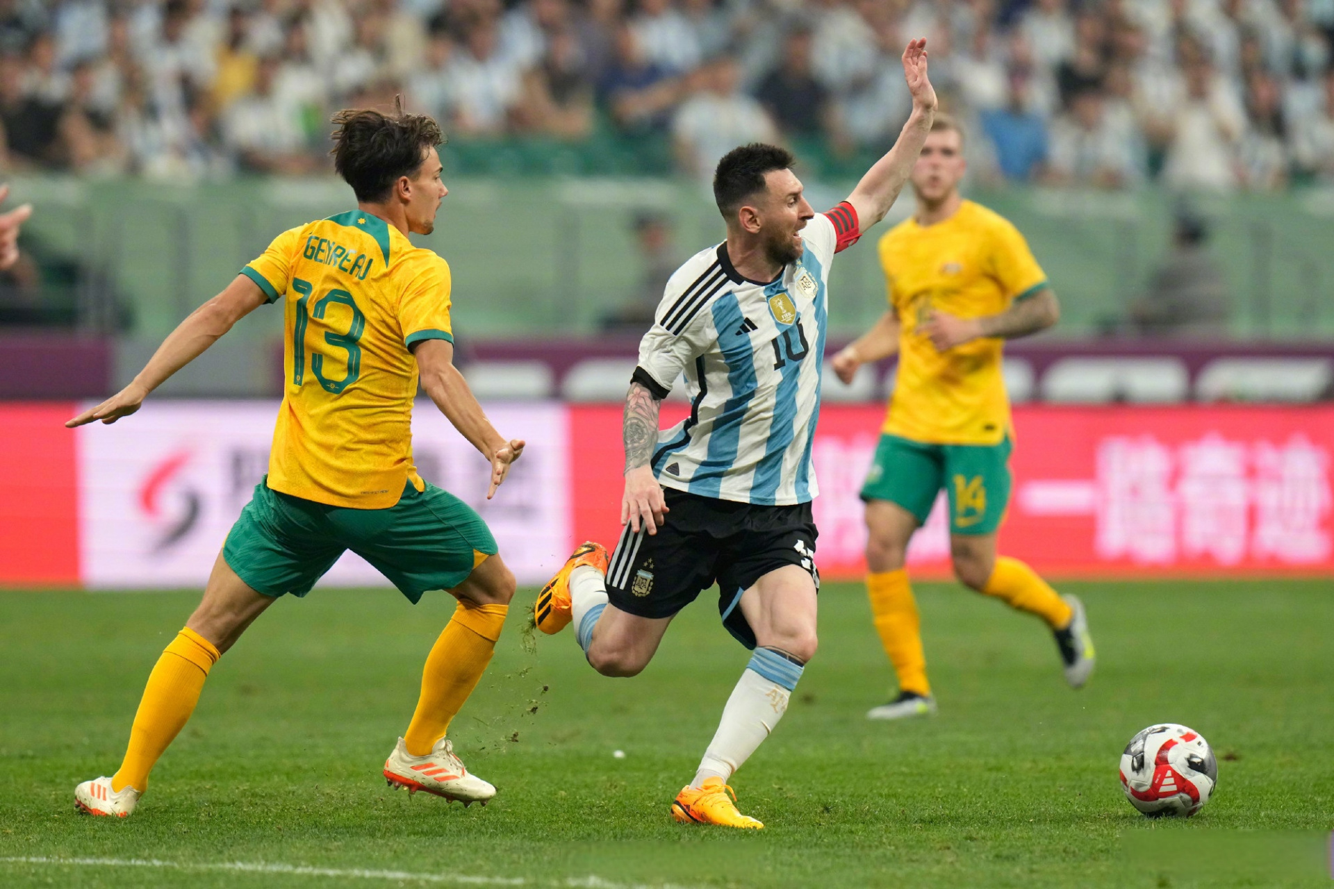 阿根廷国家队在比赛中战胜对手