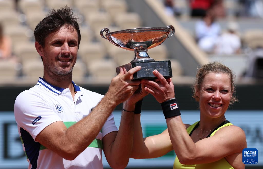 法国队大胜澳大利亚，获得奥运资格赛胜利