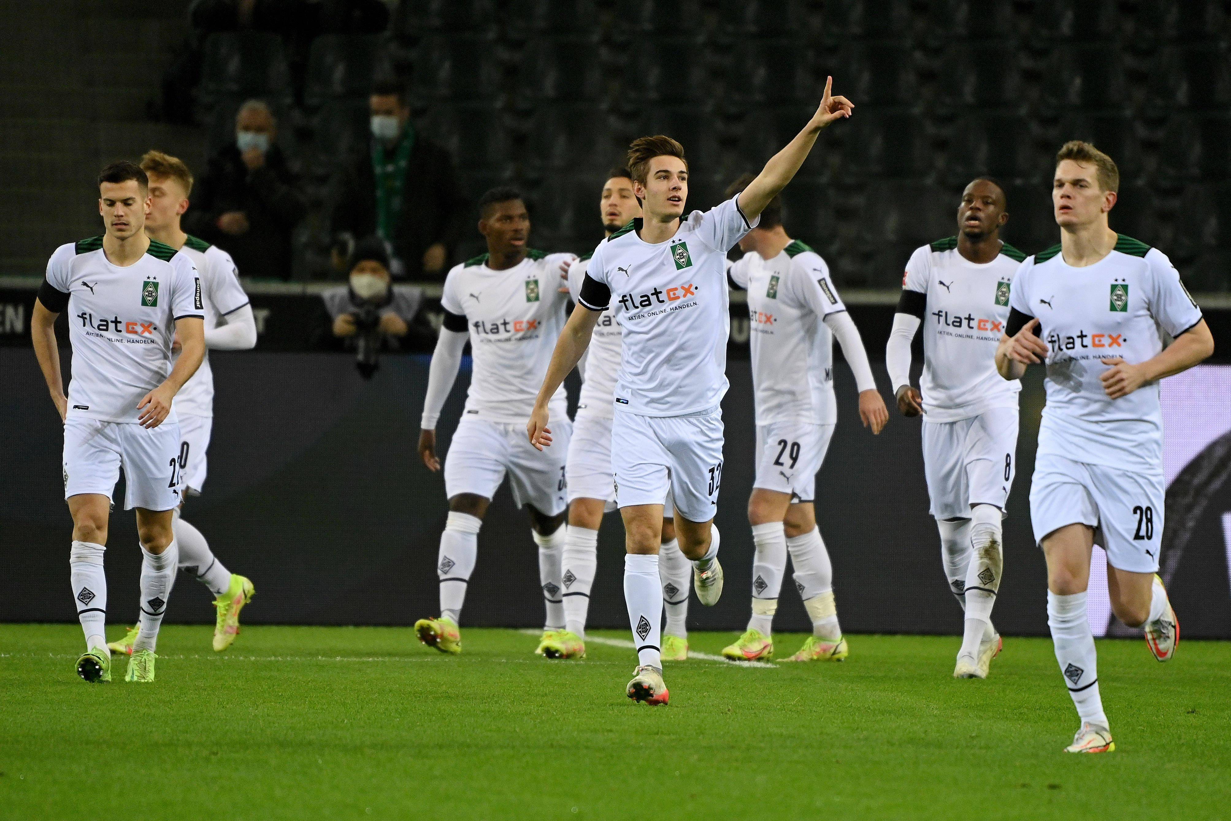 门兴格拉德巴赫惨失领先，德国足球联赛排名下滑的简单介绍