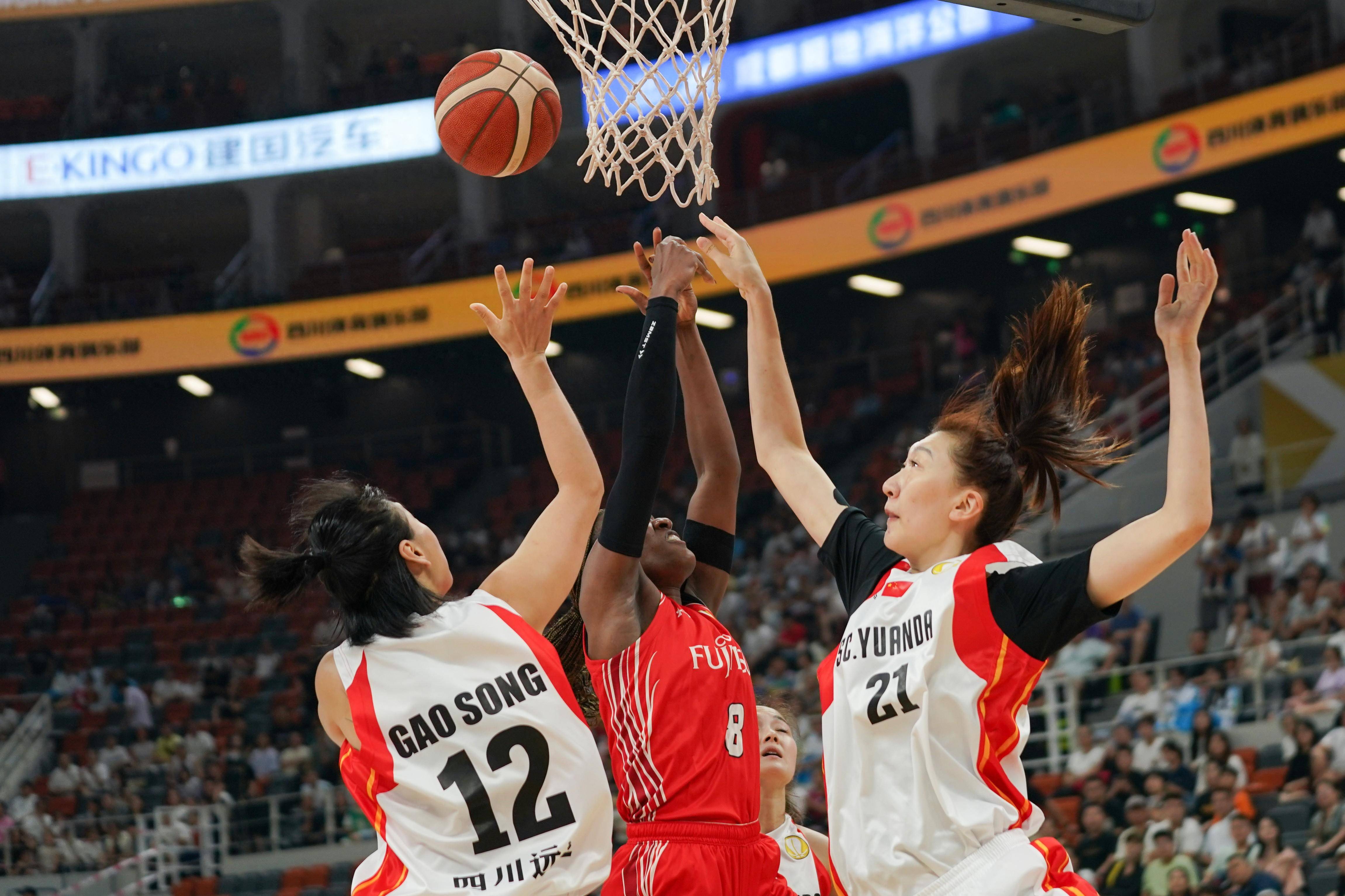 中国篮球职业联赛将迎来新的挑战者，球场上火花不断！的简单介绍