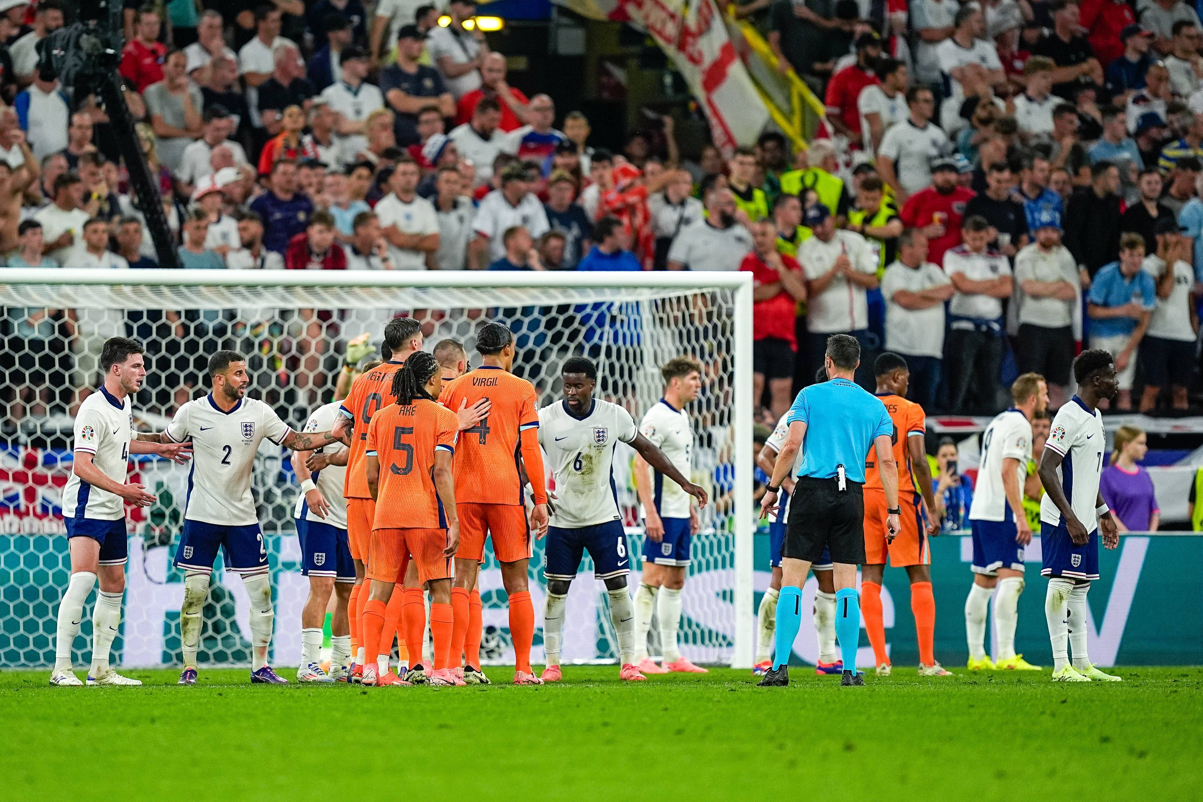 比利时队逆转胜利，欧洲杯竞争激烈