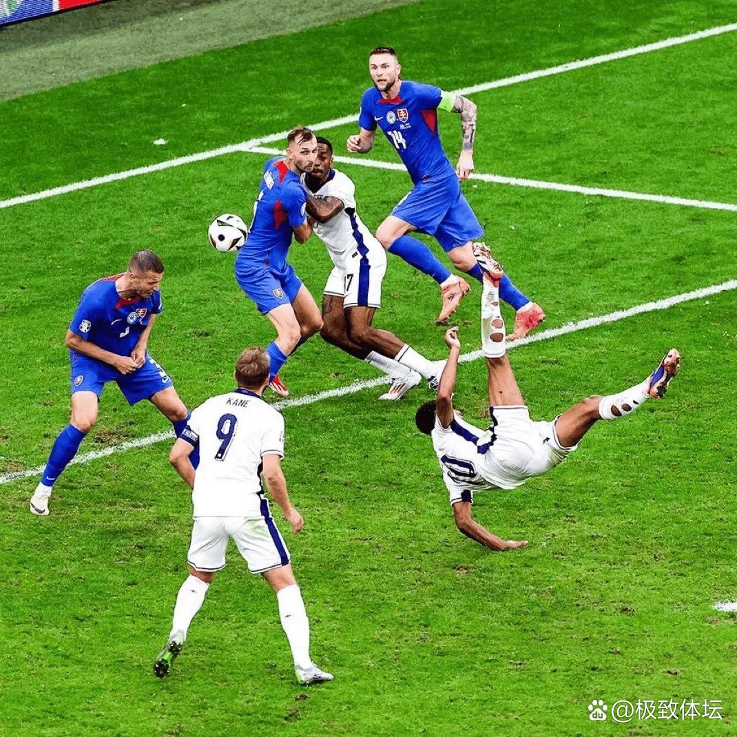 比利时队在欧预赛中迎战英格兰