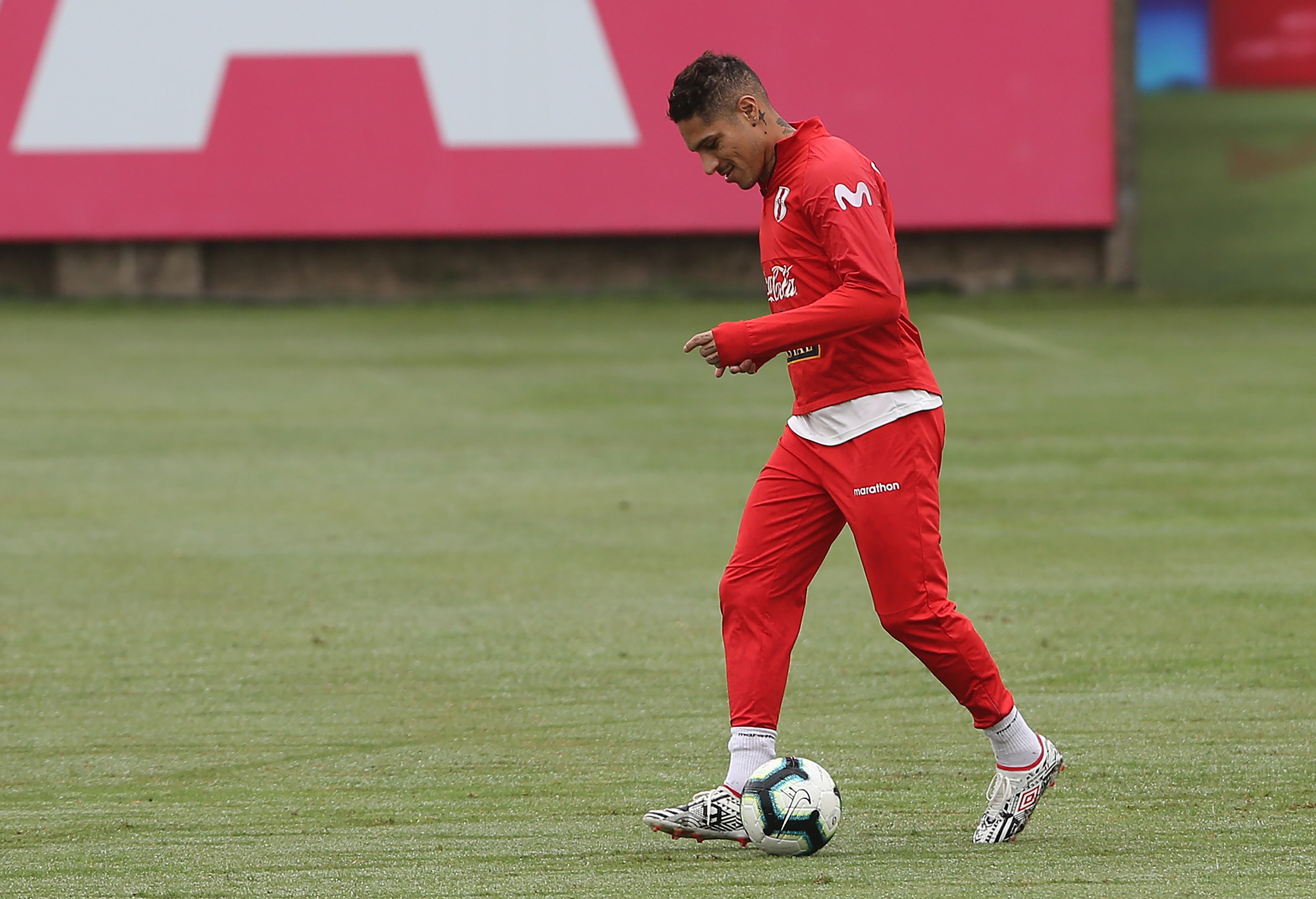 瑞士足球联赛决赛秘鲁队夺冠