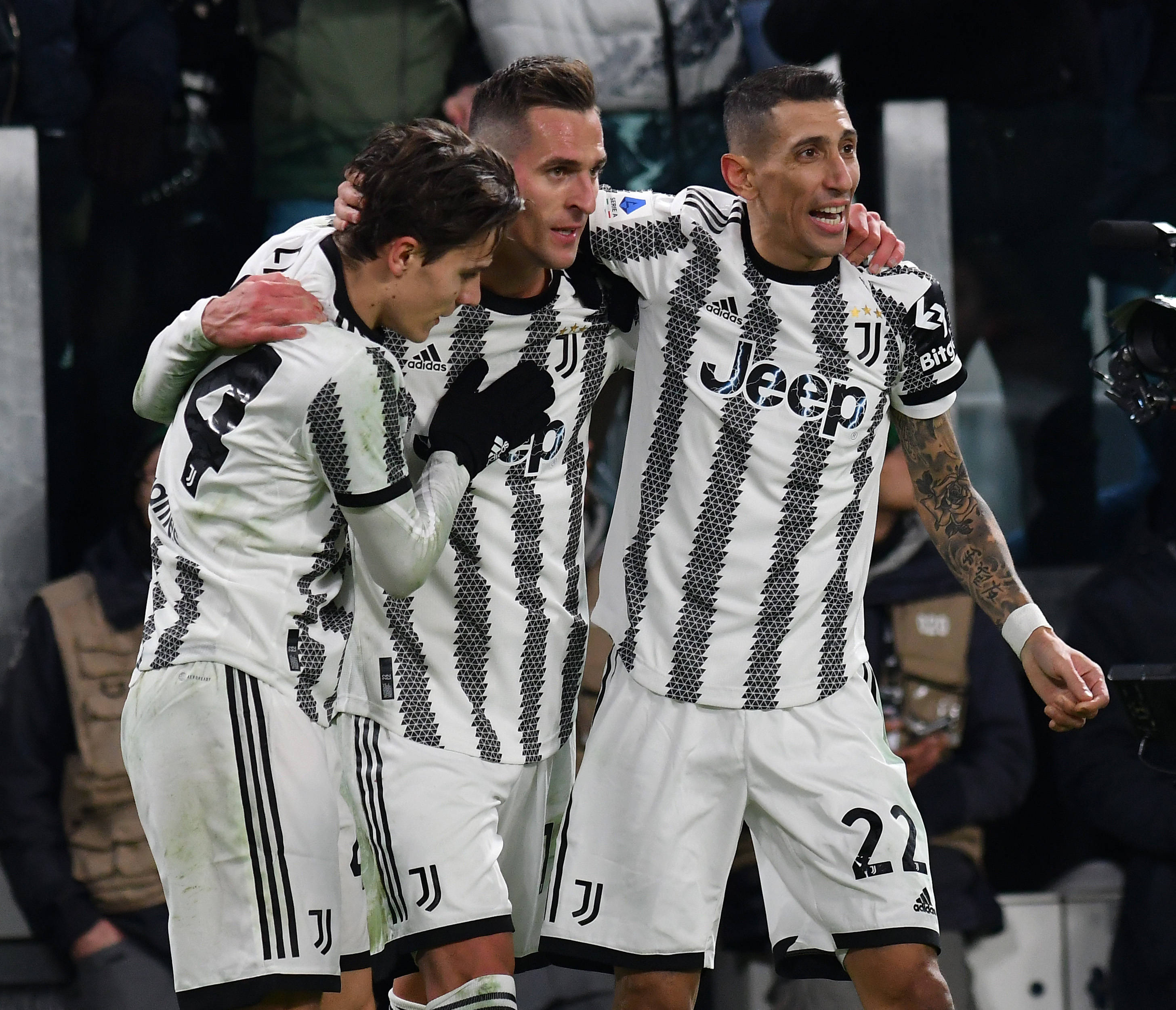 里昂力克尤文，迪马利亚统治全场的简单介绍