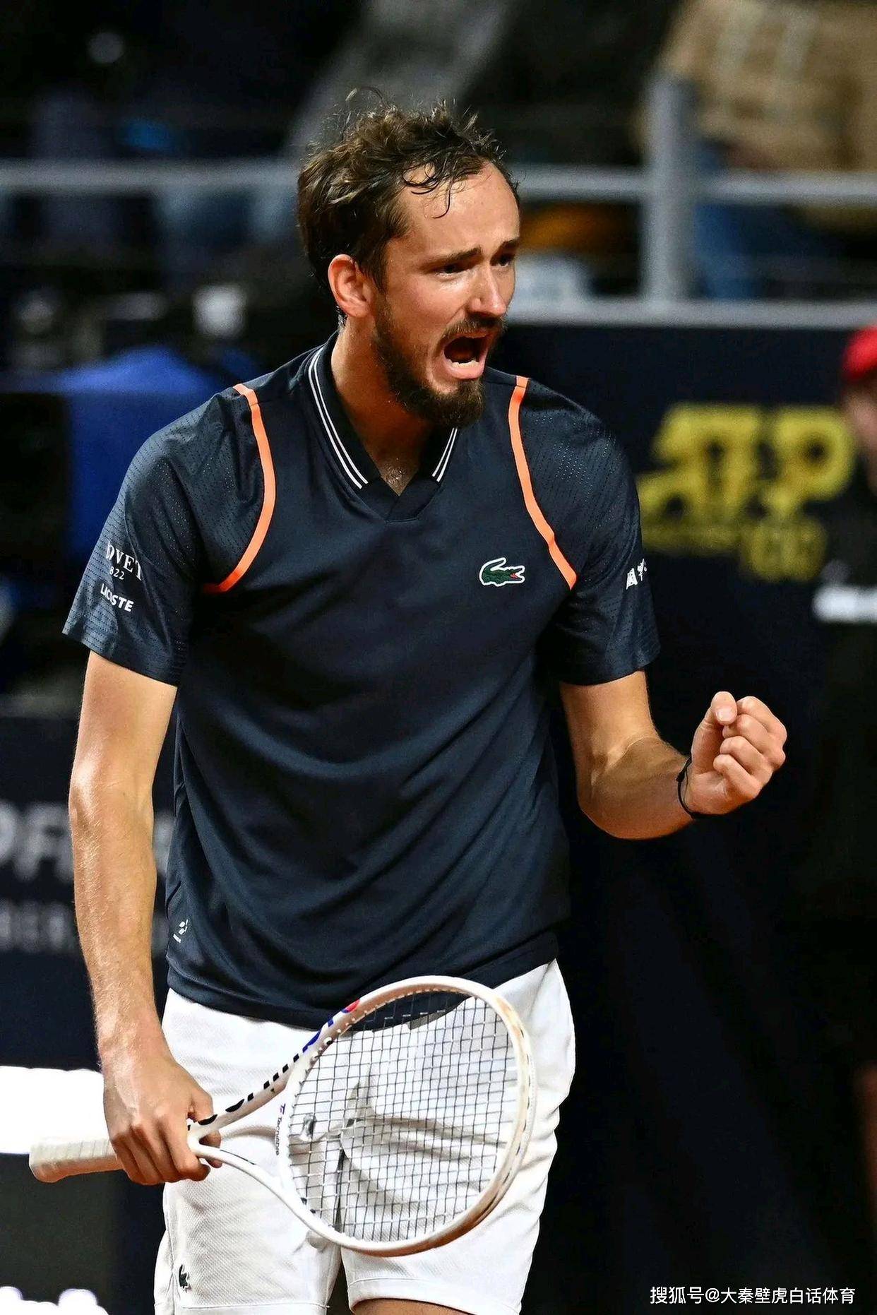 关于罗马横扫意大利，恩昆库三分雨点燃全场的信息