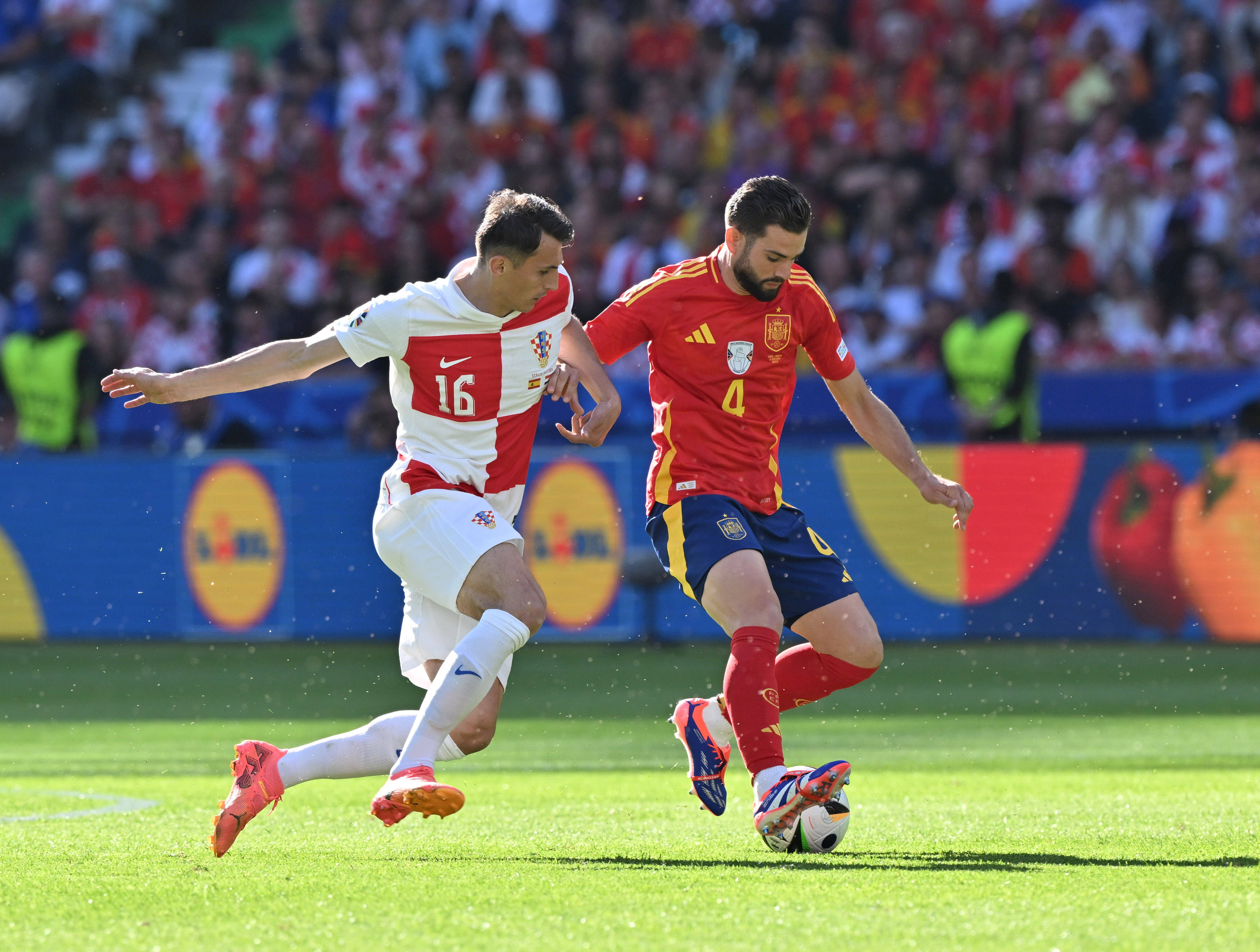 西班牙队展现出色实力,赢得激动人心的比赛的简单介绍 西班牙队展现出色实力,赢得激动人心的比赛的简单介绍