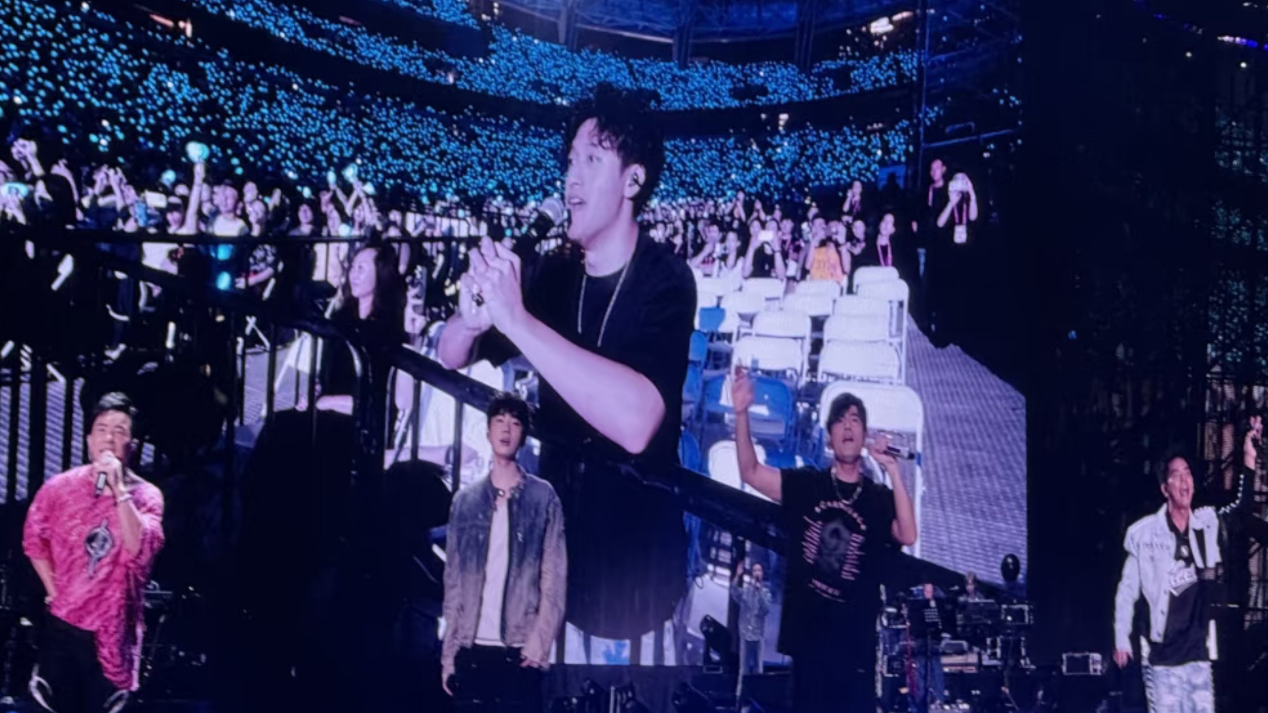 威廉姆斯力克迈凯伦，周冠宇点燃赛场的简单介绍