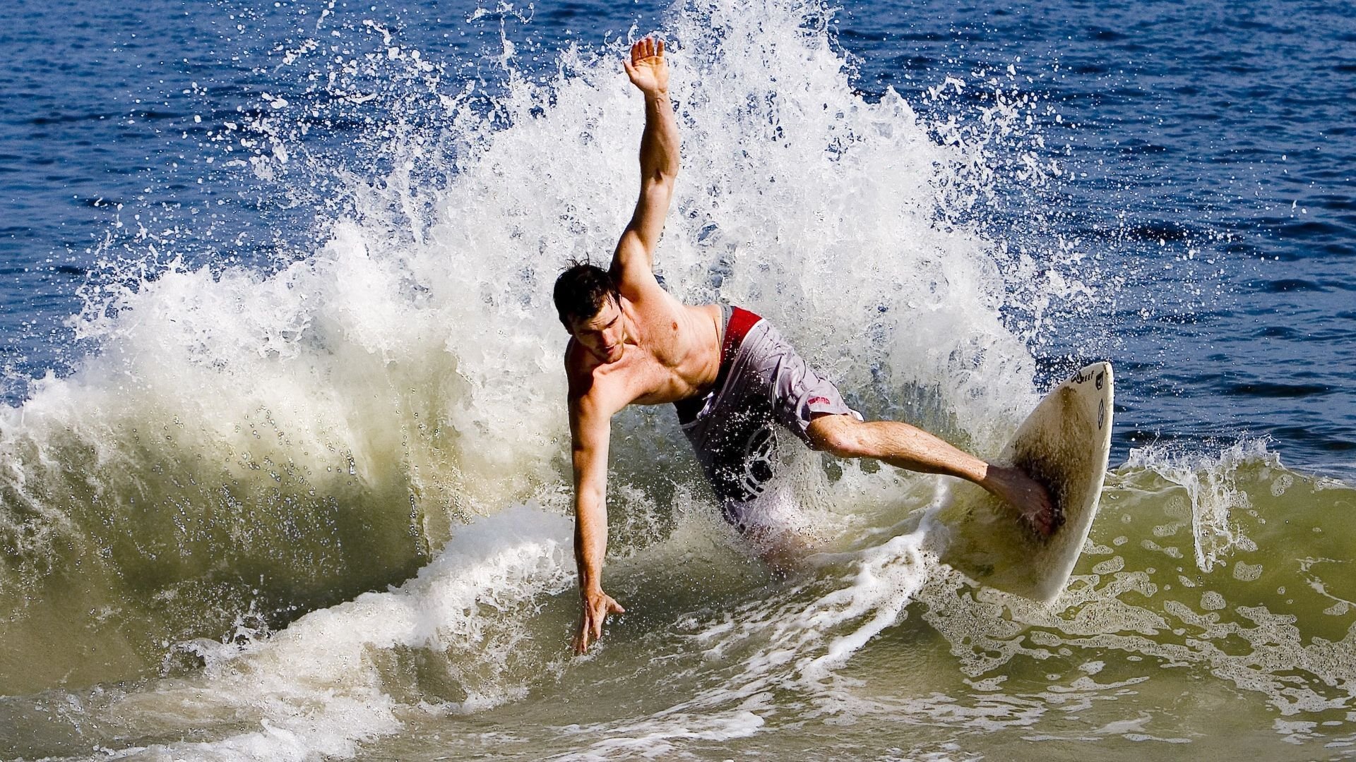 冰与蓝的对决，当切尔西铁血遇上芬兰寒流，托尼末节神话诞生